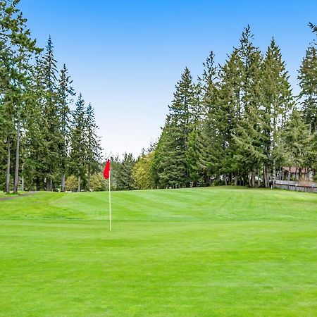 Birdie Time Belfair Екстериор снимка